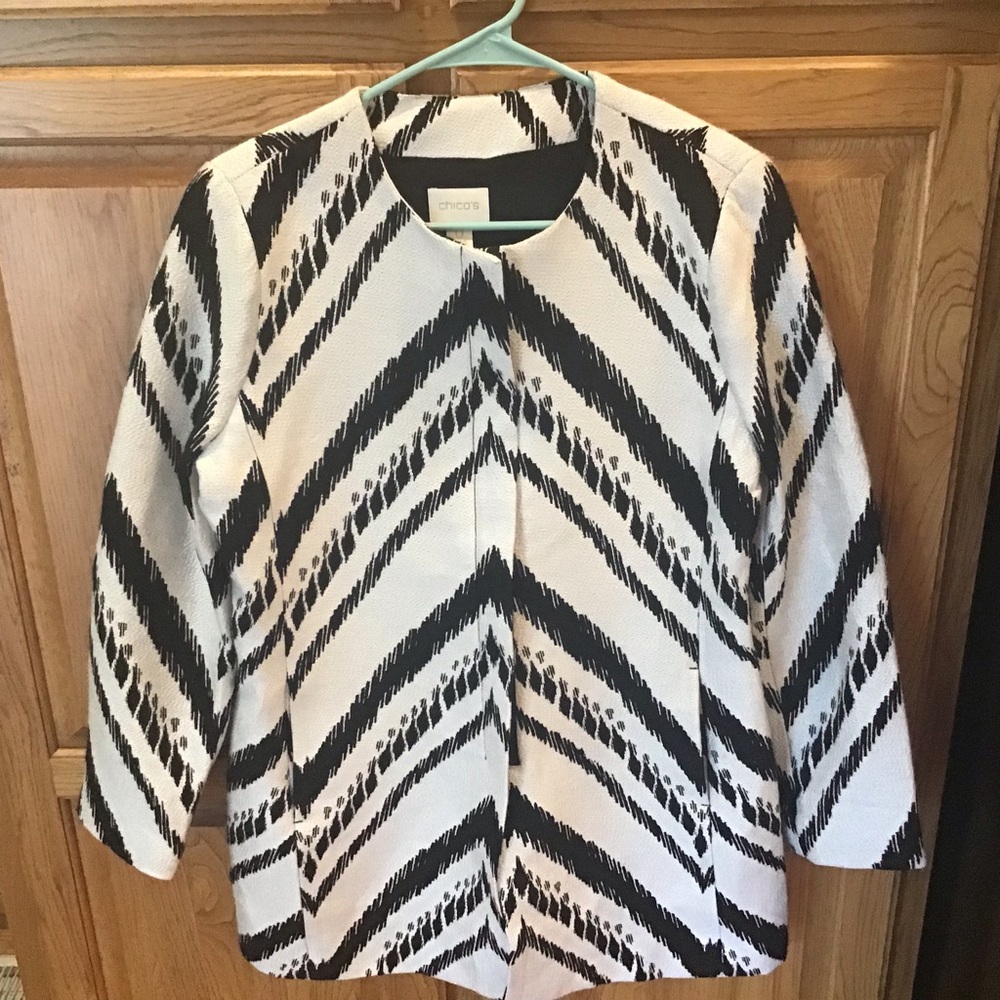 Chico 0 White Jacket with Black Chevron Like